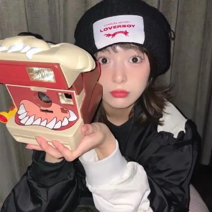 拳头在哭泣